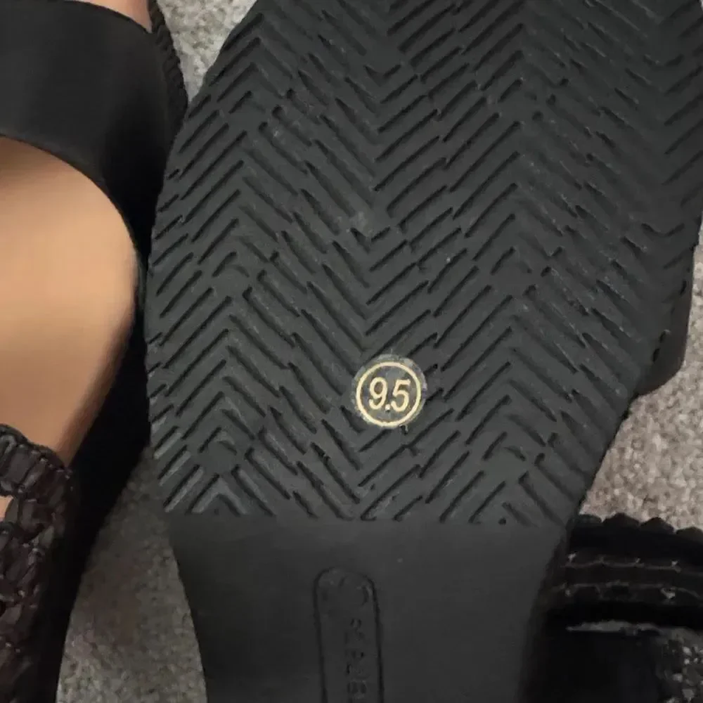NEW NWT Baretraps Myles Platform Sandal Black Size 9.5
